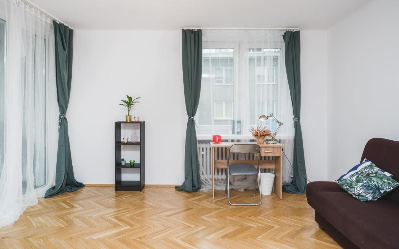 Sunshine Parkside Hideaway - 3 Bedroom - By Upstairs คราคูฟ ภายนอก รูปภาพ