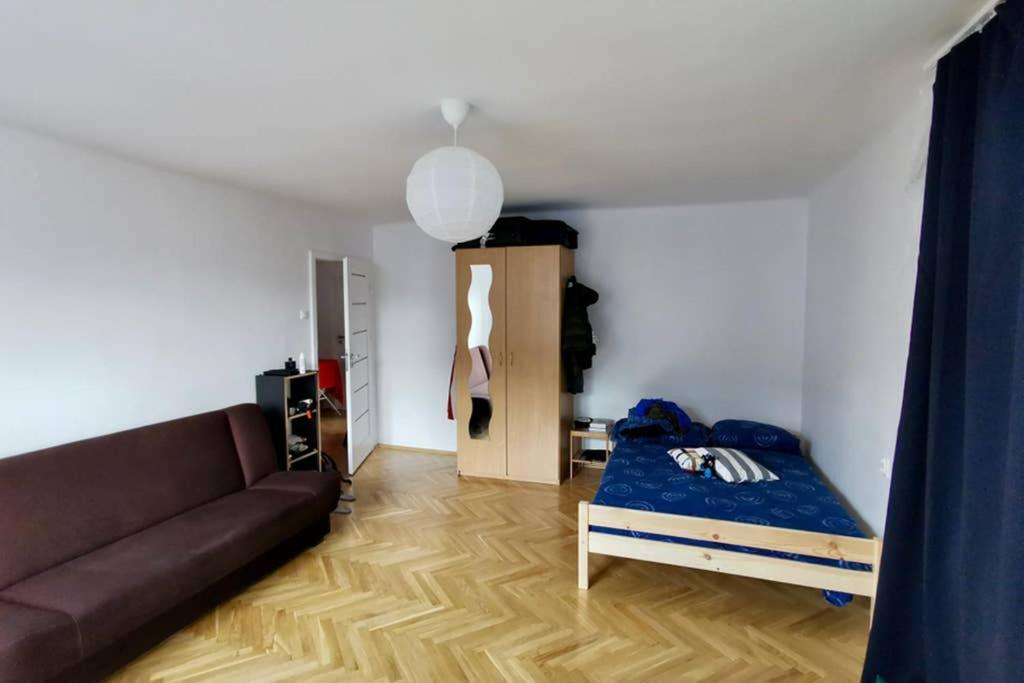 Sunshine Parkside Hideaway - 3 Bedroom - By Upstairs คราคูฟ ภายนอก รูปภาพ